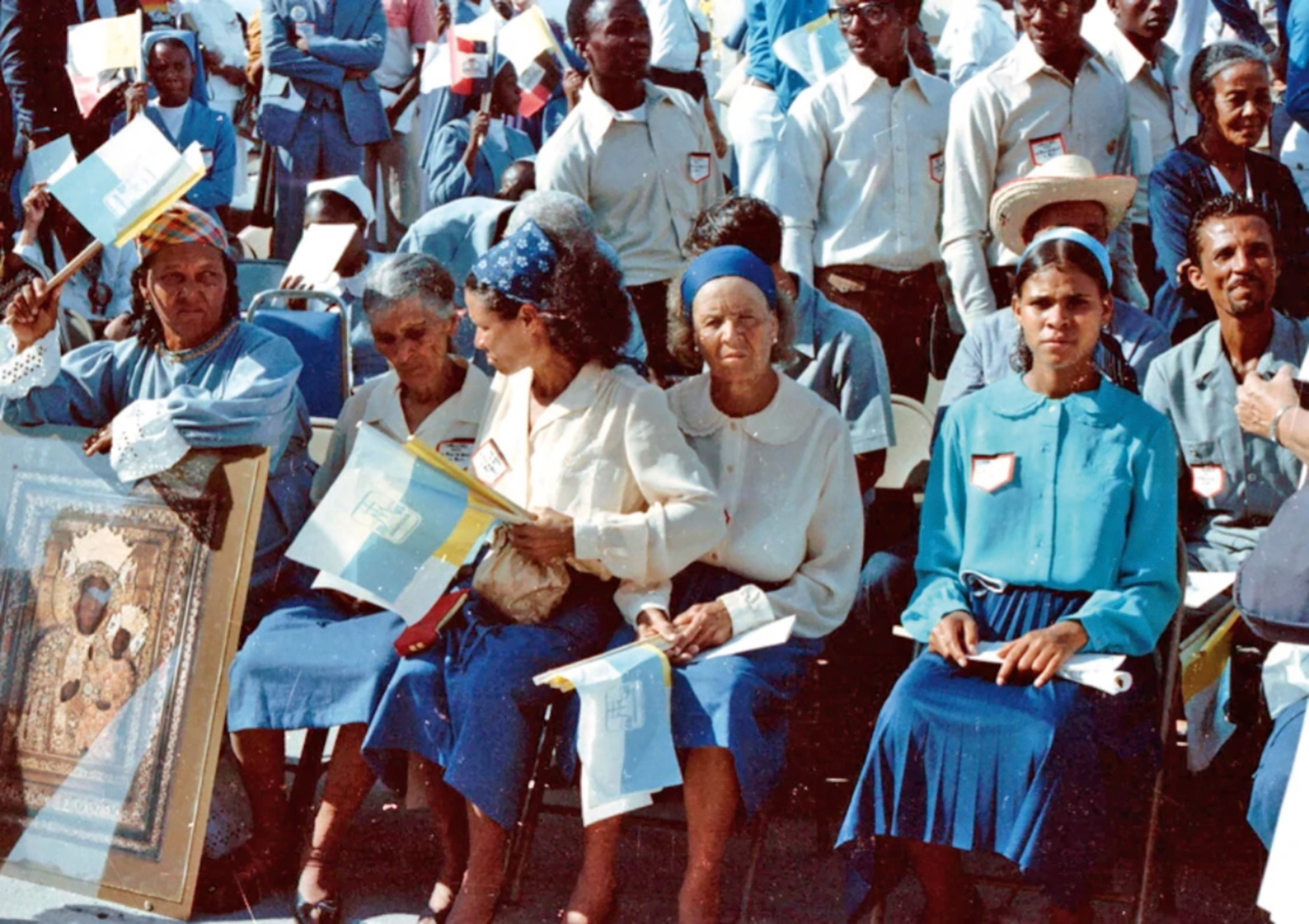 Mieszkańcy Haiti o polskich korzeniach podczas wizyty papieża Jana Pawła II w Port-au-Prince w 1983 roku. Fot. haiti.fandom.com